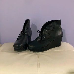 Black heeled boots NEW